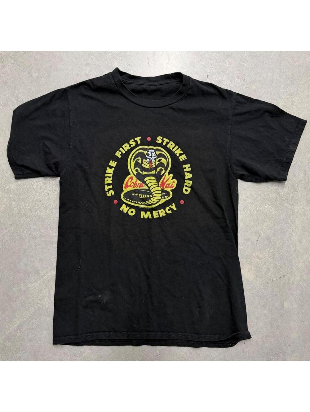 2000s Graphic Cobra Kai No Mercy Snake Tee Sized Small